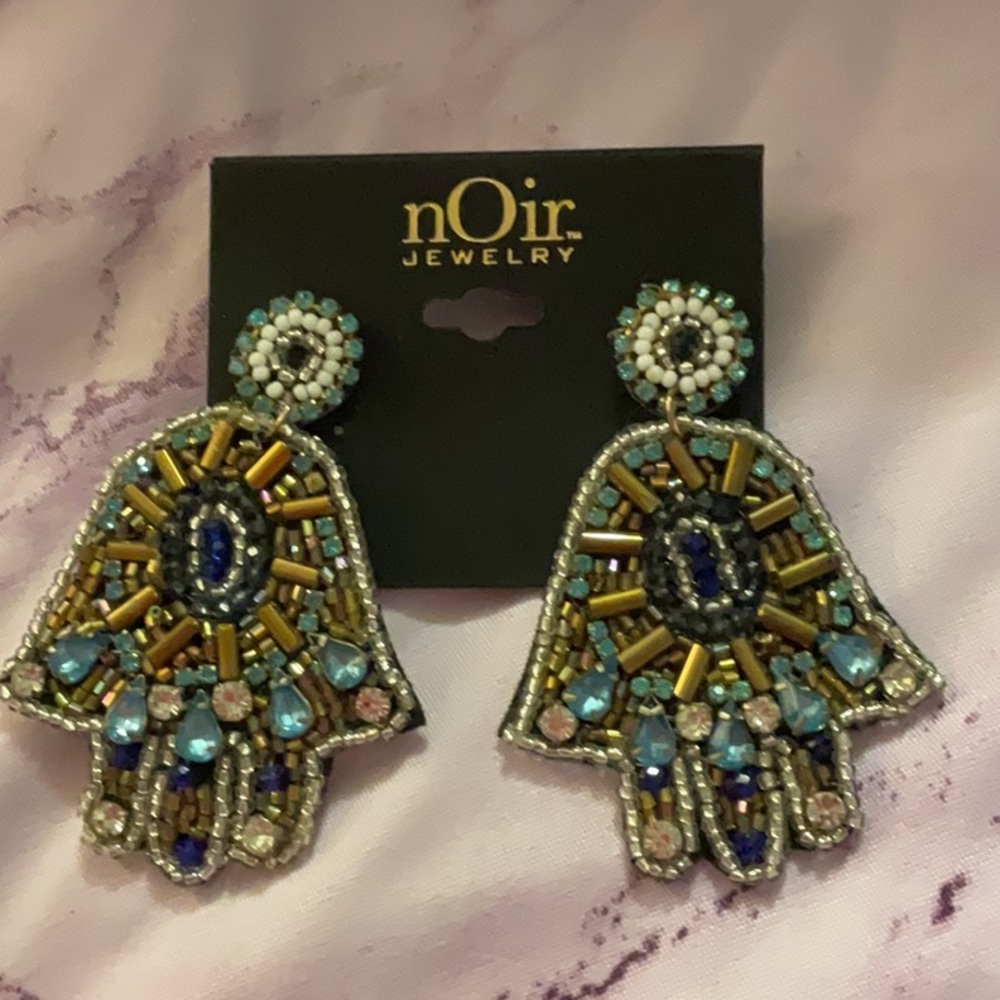 noir earrings